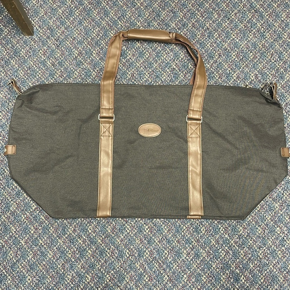 NWOT Bella Russo Gray/Brown Canvas Large Duffel Bag Travel Overnight Vacation